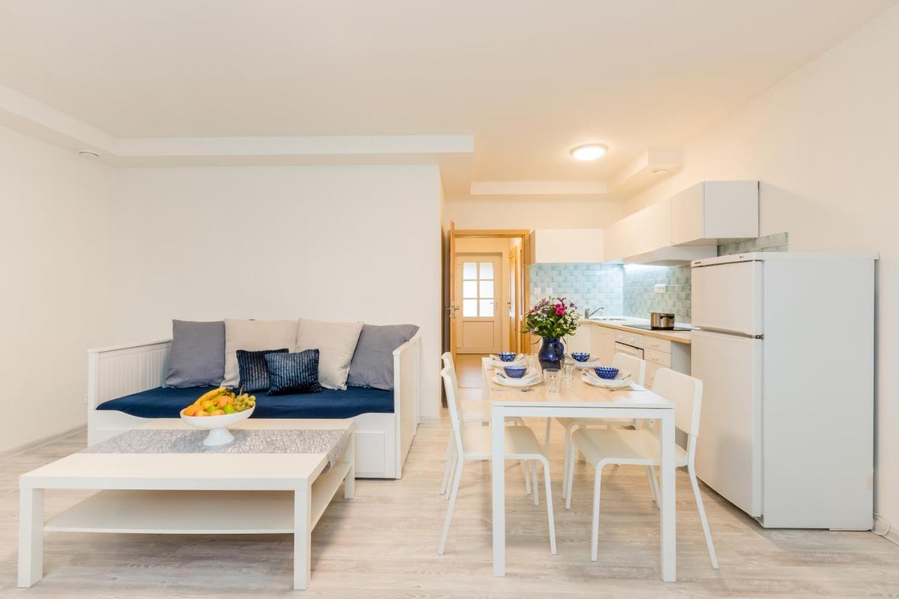 Apartmány Jedovary Trhové Sviny Exterior foto
